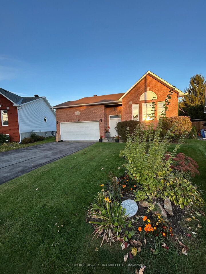 Property Photo:  3412 Descotes Circle  ON K4K 1A9 