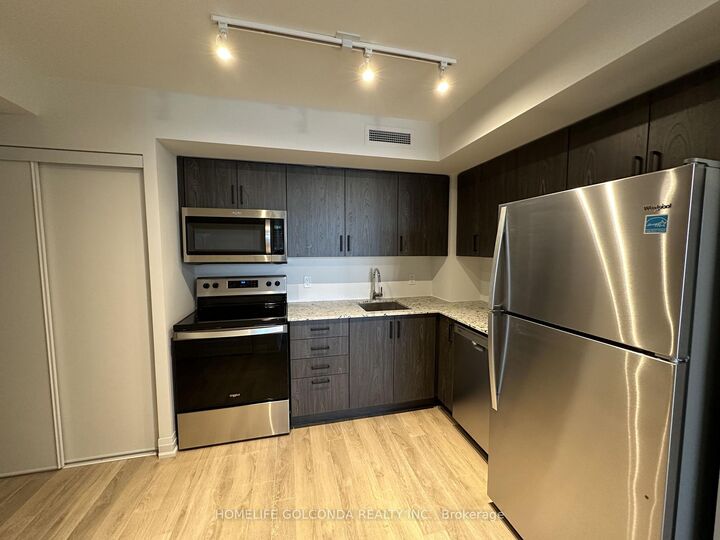 Property Photo:  20 Meadowglen Place 905  ON M1G 0A9 
