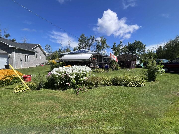 Property Photo:  2 Alexander Avenue  ON K0M 1L0 