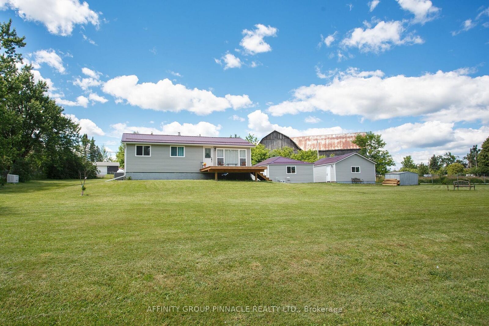 Property Photo:  105 Victoria Drive  ON K0M 1G0 