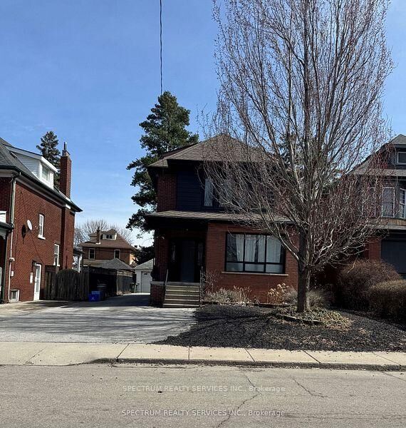Property Photo:  161 Rothsay Avenue 2  ON L8M 3G5 