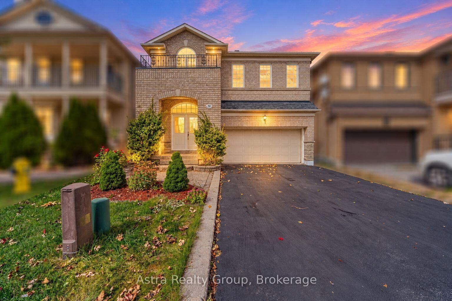 Property Photo:  14 Daiseyfield Crescent  ON L4H 2T9 