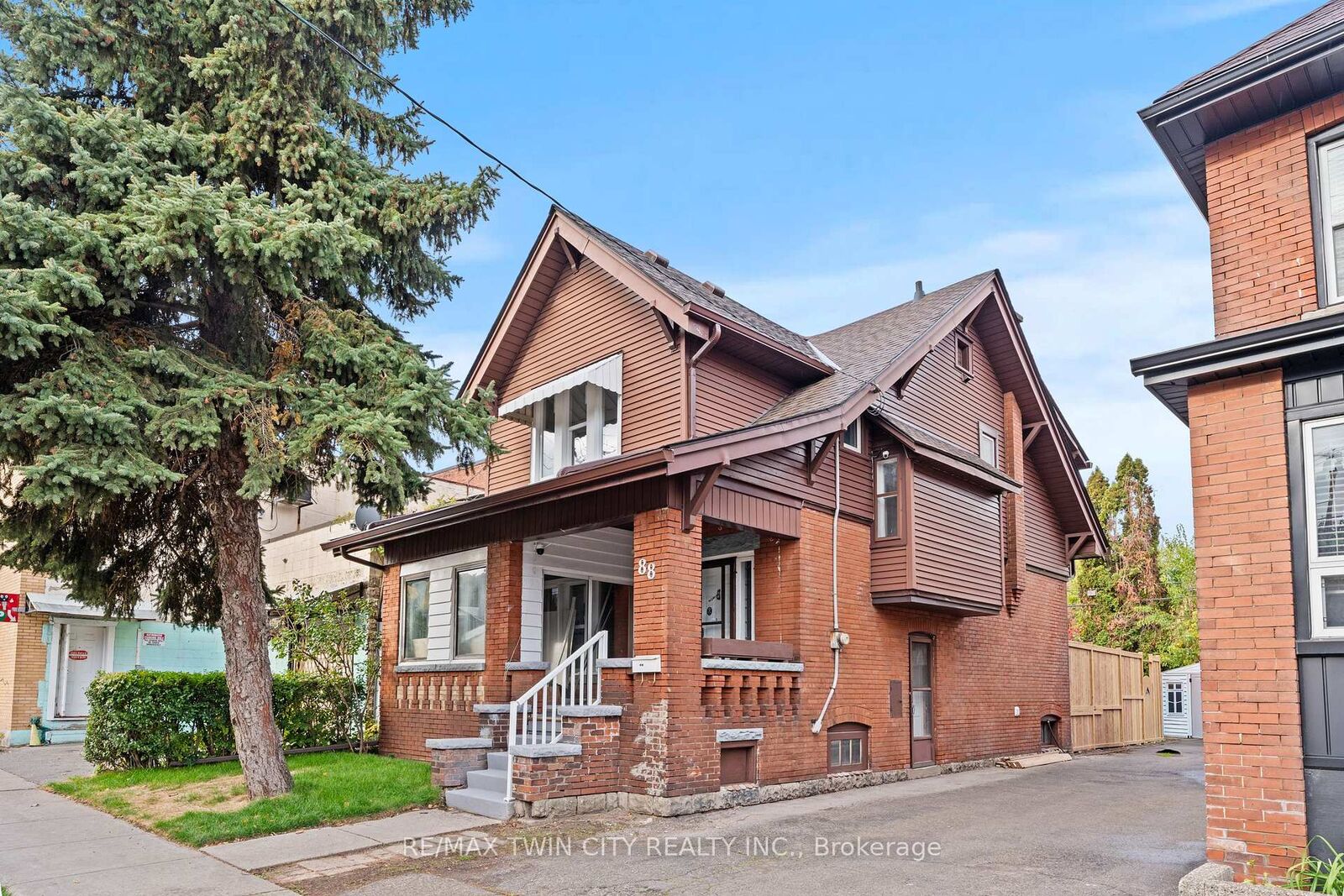 Property Photo:  88 Gage Avenue S  ON L8M 3C9 