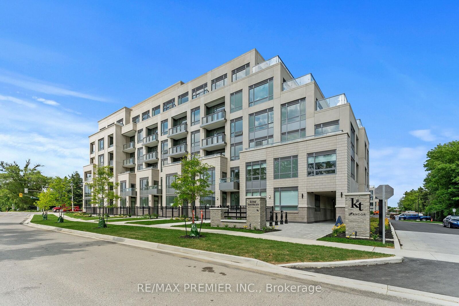 Property Photo:  2075 King Road 106  ON L7B 0R6 