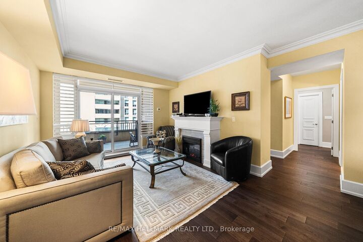 Property Photo: 662 Sheppard Avenue E 807C ON M2K 3E6