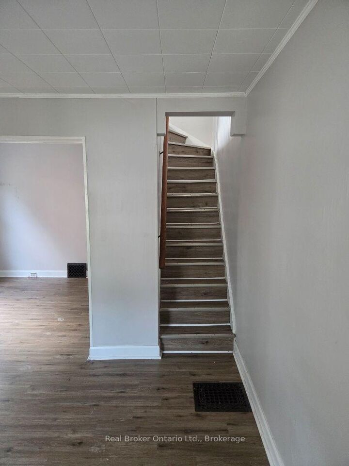 Property Photo:  4940 Armoury Street  ON L2E 1T1 
