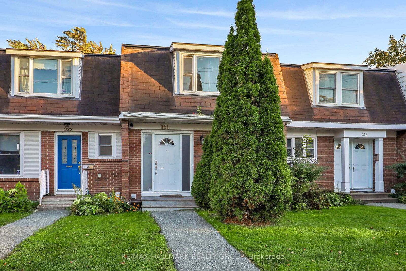 Property Photo:  924 Dynes Road  ON K2C 0G8 