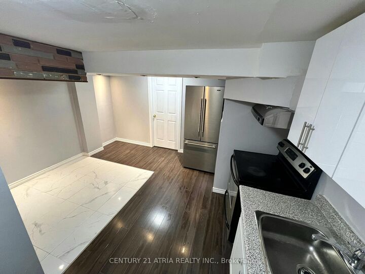 Property Photo:  39 Frankton Crescent Lower  ON M3J 1C2 