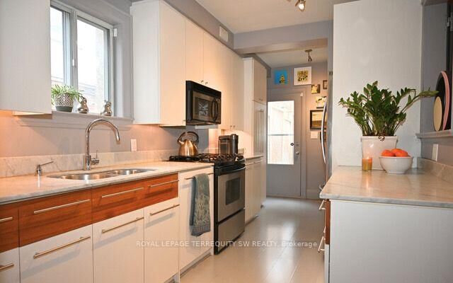Property Photo:  145 Chiltern Hill Road  ON M6C 3C3 