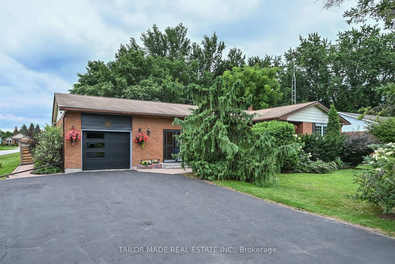 Property Photo:  171 Murphy Road  ON L3W 0A2 