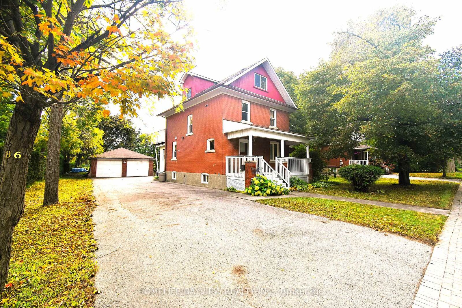 Property Photo:  82 Centre Street E  ON L4C 1A4 