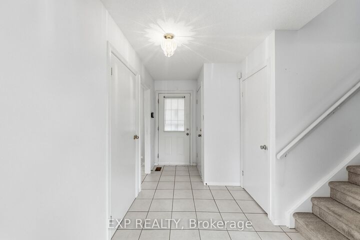 Property Photo:  195 Queen Victoria Drive 38  ON L8W 1W6 