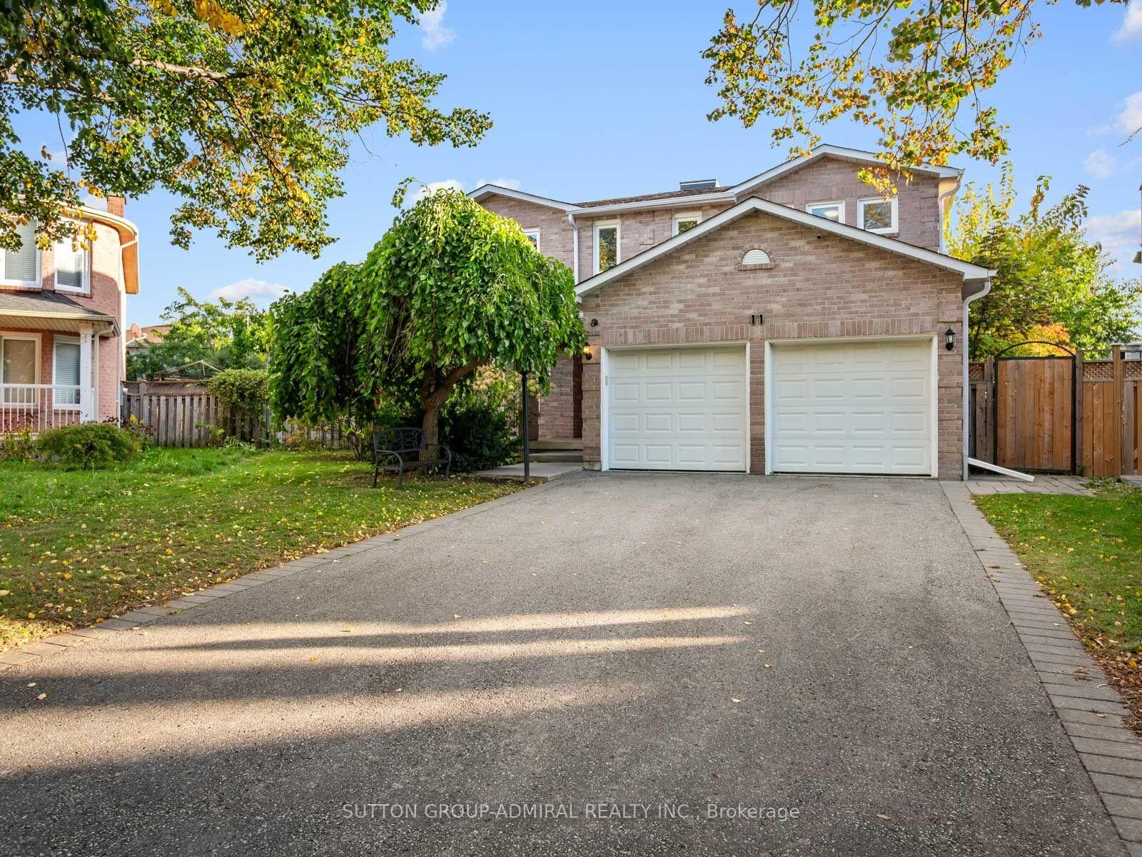 Property Photo:  11 Espby Court  ON L4C 9L2 