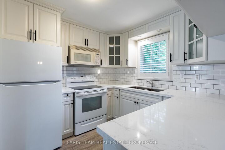 Property Photo:  8 Pinecone Avenue  ON L9M 0J2 