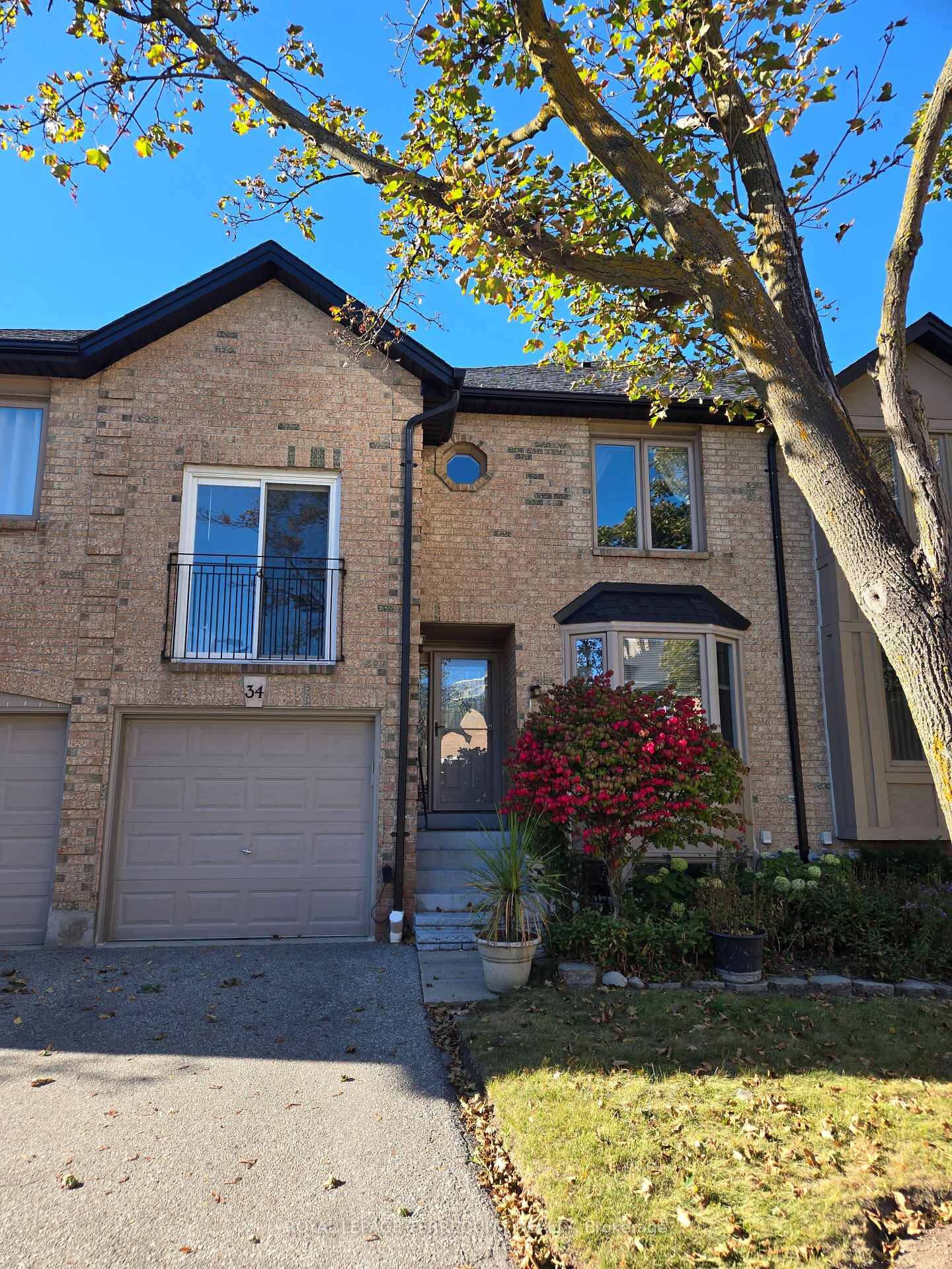 Property Photo:  4635 Regents Terrace  ON L5R 1W9 