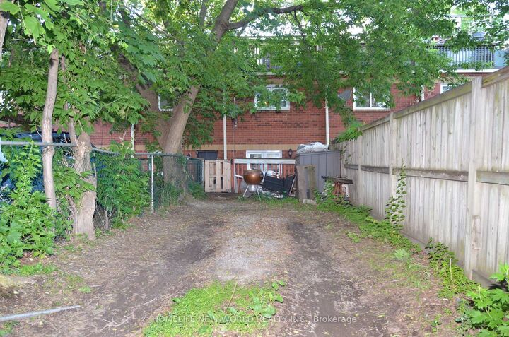 Property Photo:  125 Harrison Street  ON M6J 2A2 