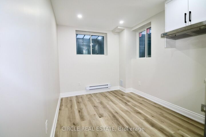 Property Photo: 59 Phoenix Boulevard 1 ON L9J 0C3