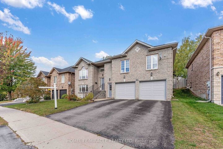 Property Photo:  30 Dove Crescent  ON L4N 7Z3 