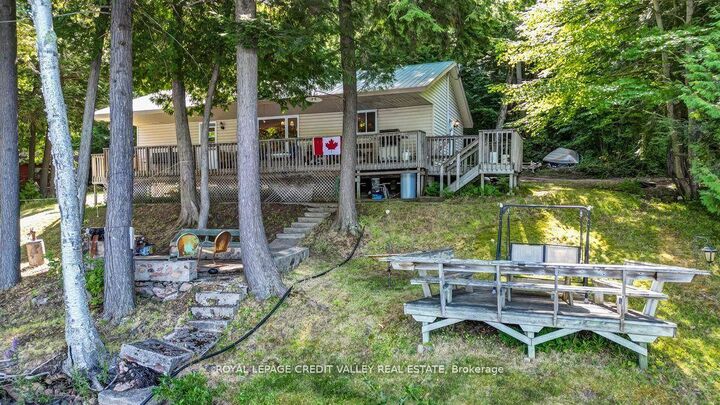 Property Photo: 292 Caroline Court ON K0L 1C0