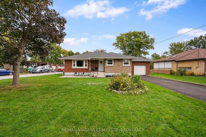 Property Photo:  256 Kingsway Street  ON L3B 3N9 