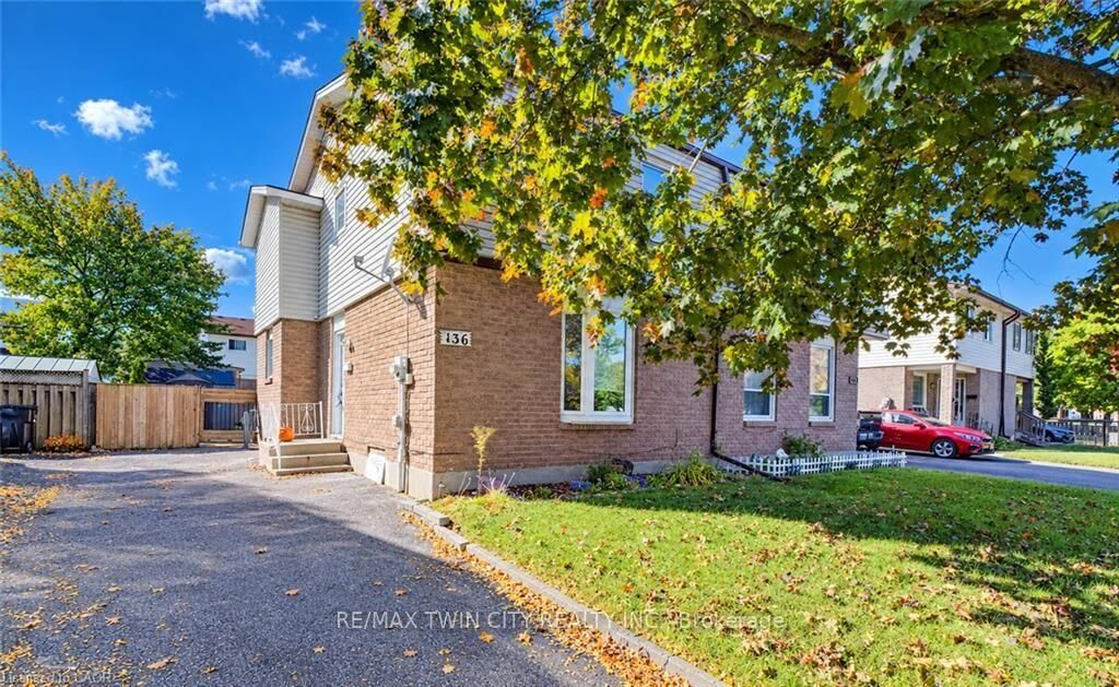 Property Photo:  136 Sekura Crescent  ON N1R 7E9 