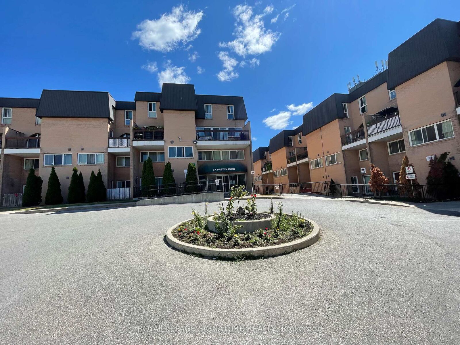 Property Photo:  100 Mornelle Court 1084  ON M1E 4X2 