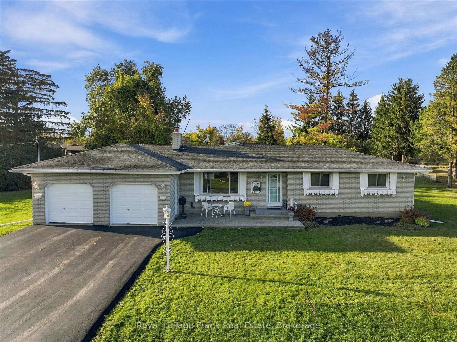 Property Photo:  362 Simons Avenue  ON K9K 1E7 