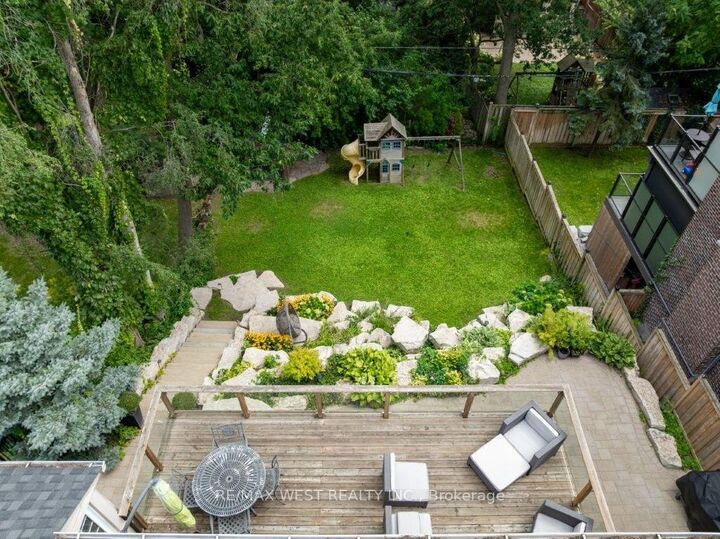 Property Photo:  4653 Dundas Street W  ON M9A 1A4 