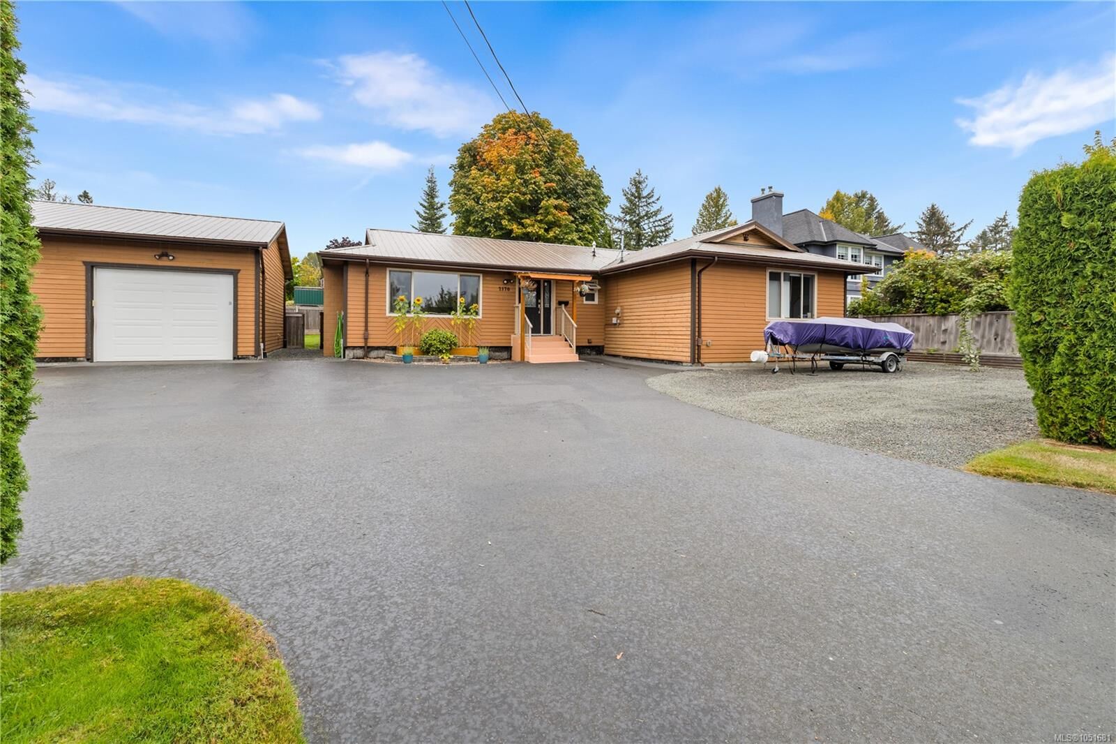 Property Photo: 2170 Alder St S BC V9W 1M6