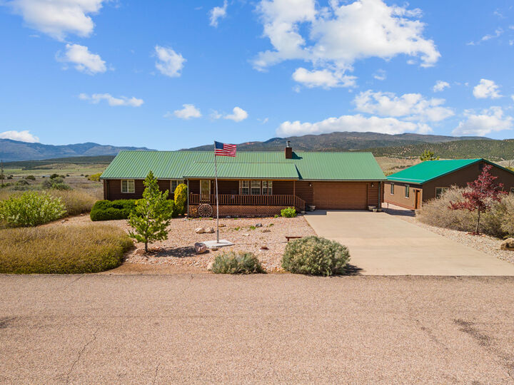 Property Photo:  921 W Chuwi Path  UT 84742 