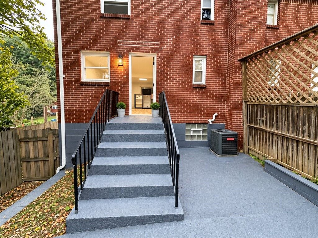 Property Photo:  187 Howard Street  PA 15235 