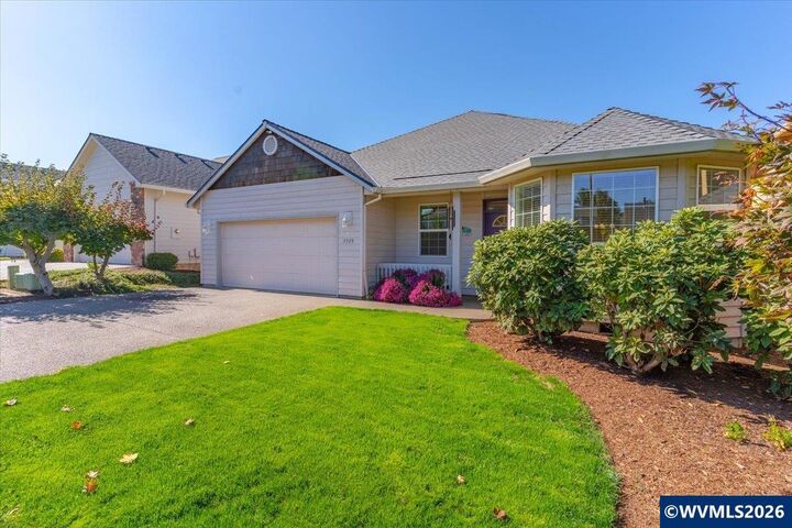 Property Photo: 5929 Sawgrass St SE OR 97306