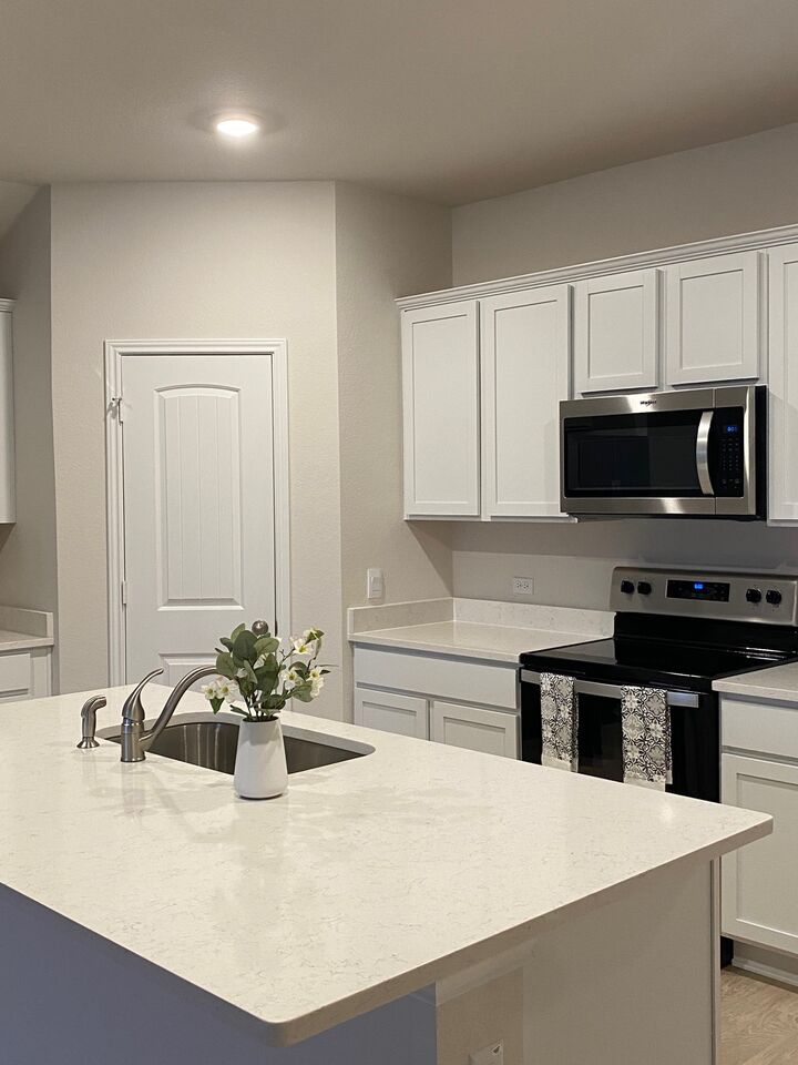 Property Photo:  324 Heatherwood Terrace  TX 78654 