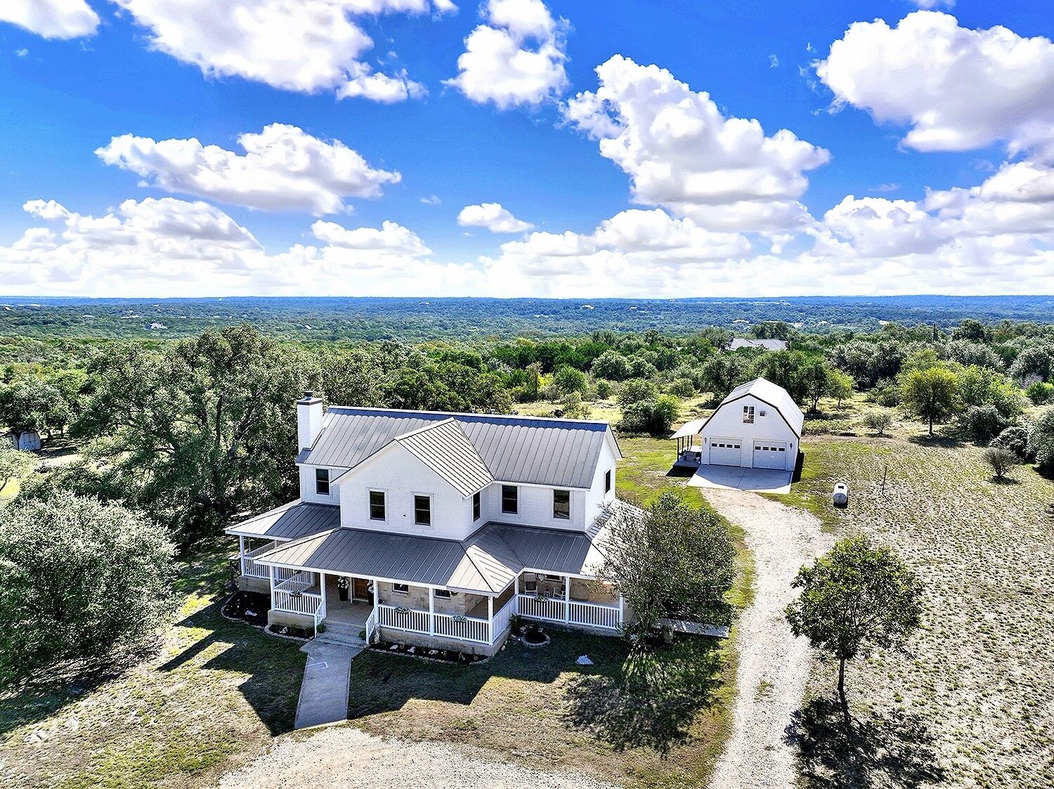 Property Photo: 1061 Cascade Trail TX 78666