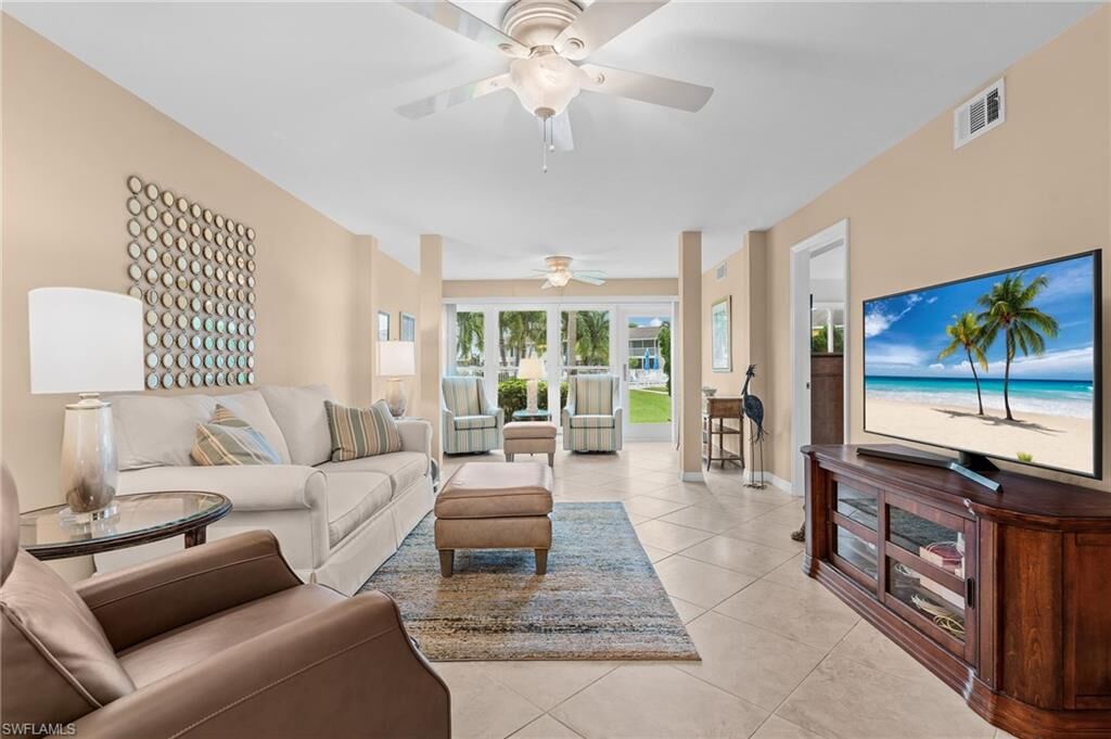Property Photo: 160 Palm Dr 5 FL 34112