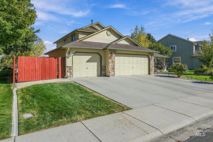 Property Photo:  2078 S Ice Bear Way  ID 83642 
