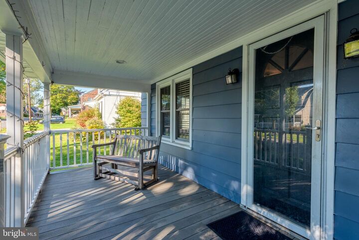 Property Photo:  9 Pleasant View Ave  PA 17584 