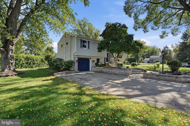 Property Photo:  82 Pawnee Road  PA 18901 