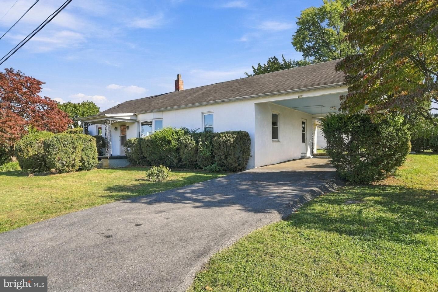 Property Photo: 210 E 7th Avenue WV 25438