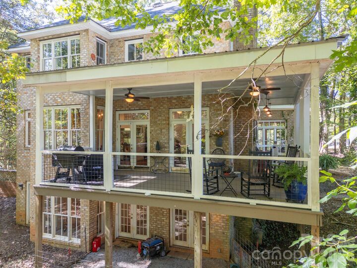 Property Photo: 600 John Weaver Road NC 28722