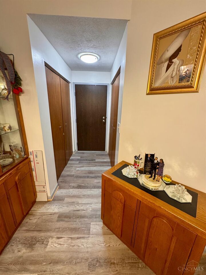 Property Photo:  1544 W Galbraith Road  OH 45231 