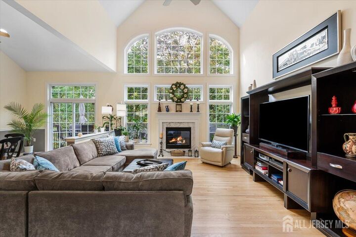 Property Photo:  11 Vanderbilt Court  NJ 08857 