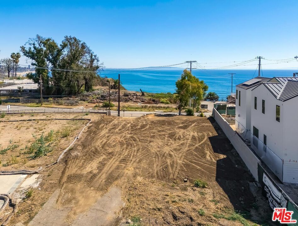 Property Photo:  17056 Livorno Dr  CA 90272 