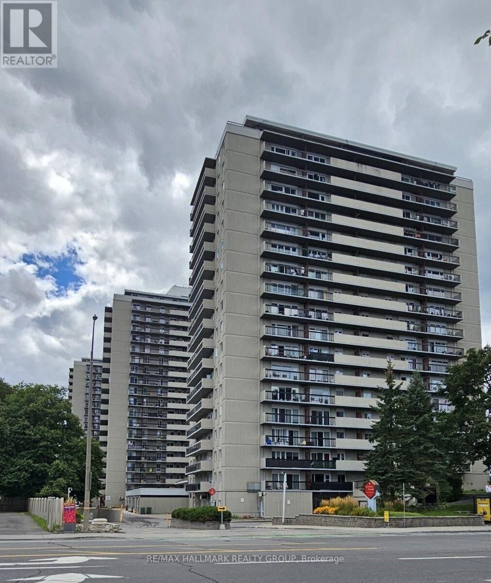 Property Photo:  158A McArthur Avenue 4  ON K1L 7E7 