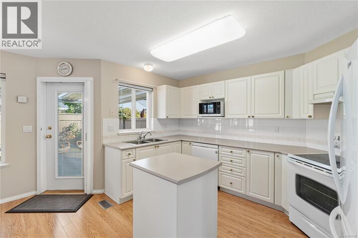 Property Photo:  568 Hampstead Street  BC V9P 2T7 