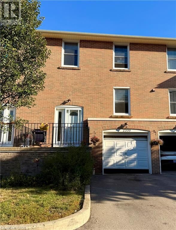 Property Photo:  2209 Mountain Grove Avenue 14  ON L7P 2H8 