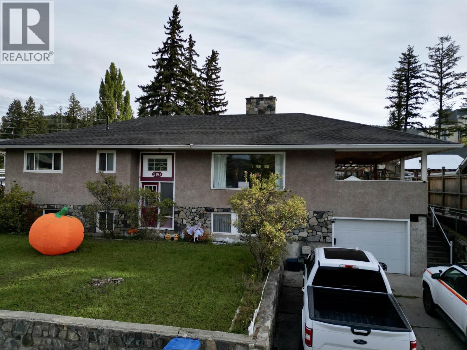 Property Photo: 590 Pigeon Avenue BC V2G 2A9