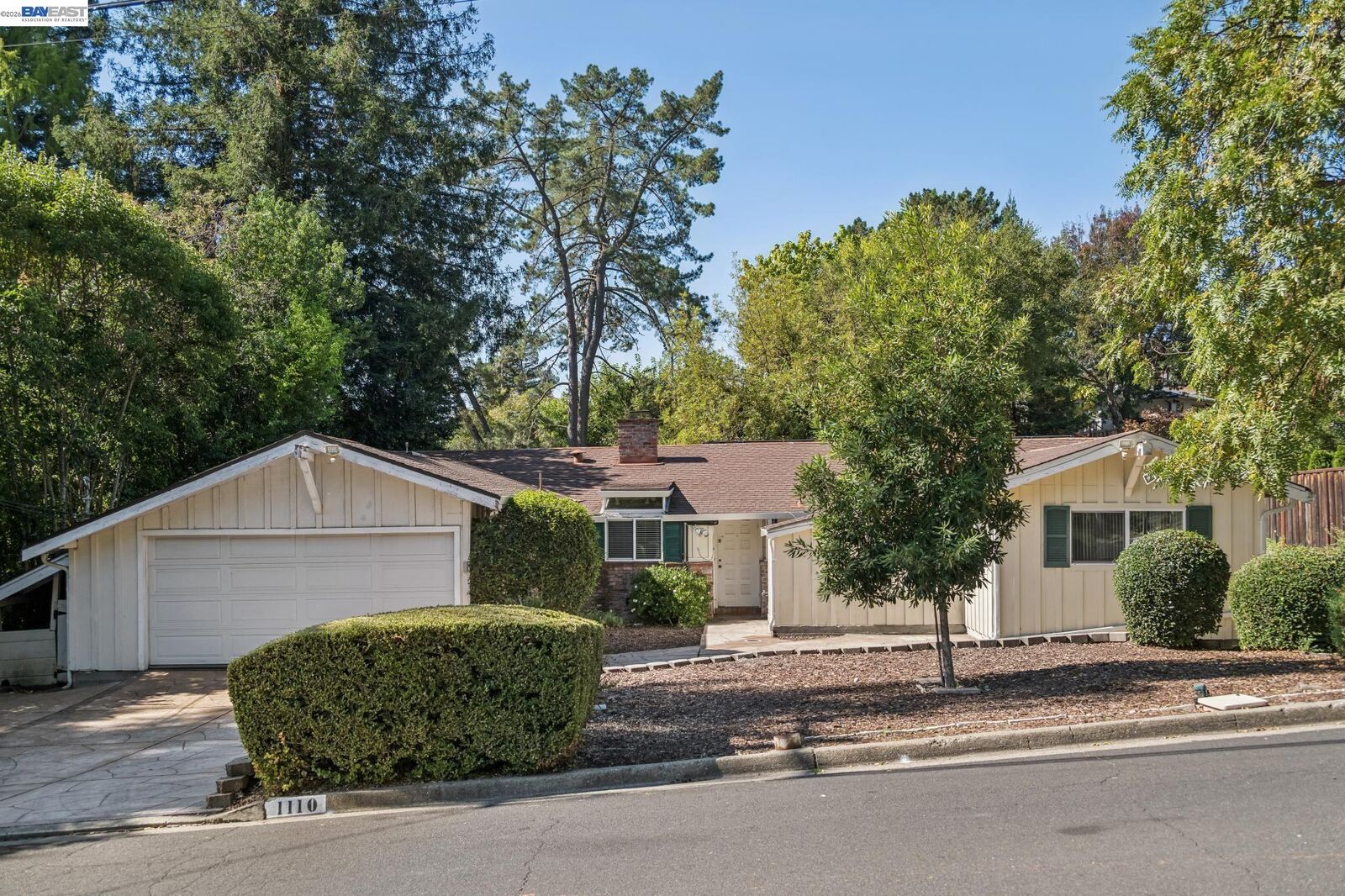 Property Photo: 1110 Sierra Vista Way CA 94549