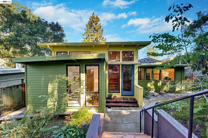Property Photo:  605 Vistamont Avenue  CA 94708 
