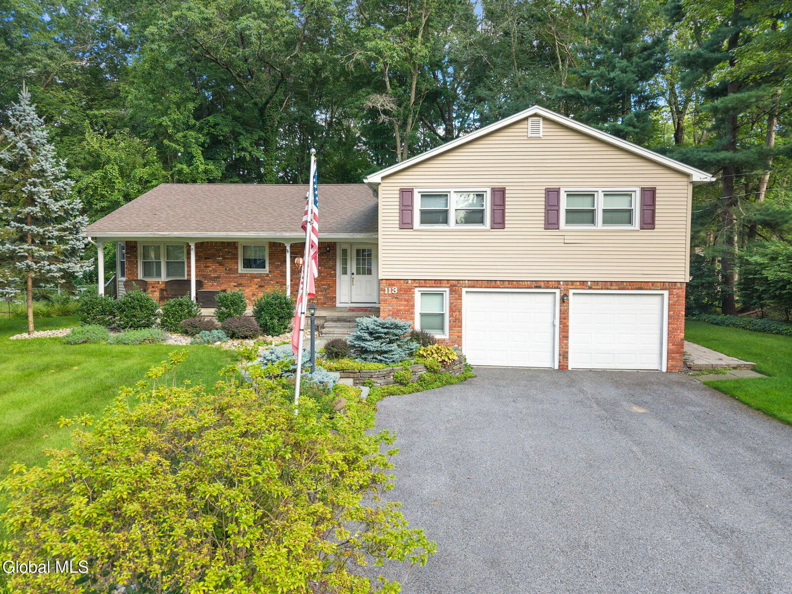 Property Photo:  113 Mohawk Drive  NY 12303 